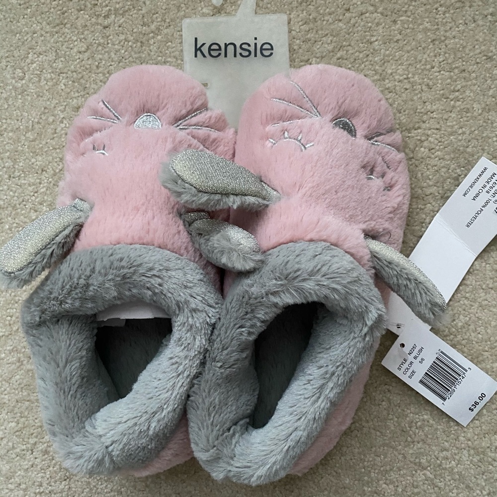 Slippers - Picture 2 of 5